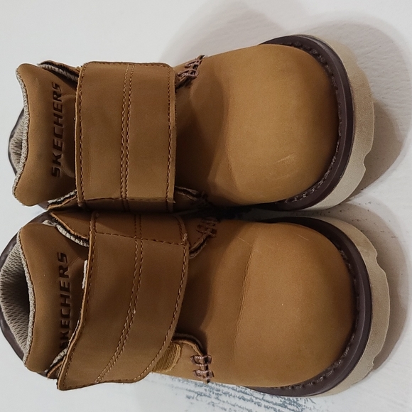 Skechers Other - Skechers Toddler Boys Faux Suede Chukka Boots Caramel Brown Hook&Loop Size 8 EUC